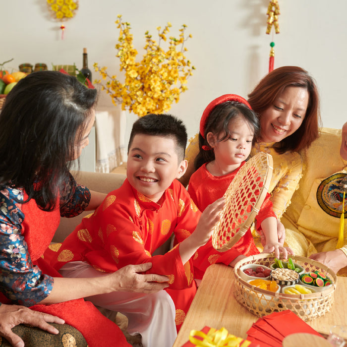 Celebrating Chinese New Year in Singapore: A Guide to Traditional Snacks and Healthy Snacking